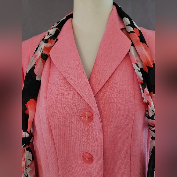 Le Suit Grapefruit 3pc Formal Set - Picture 5 of 16